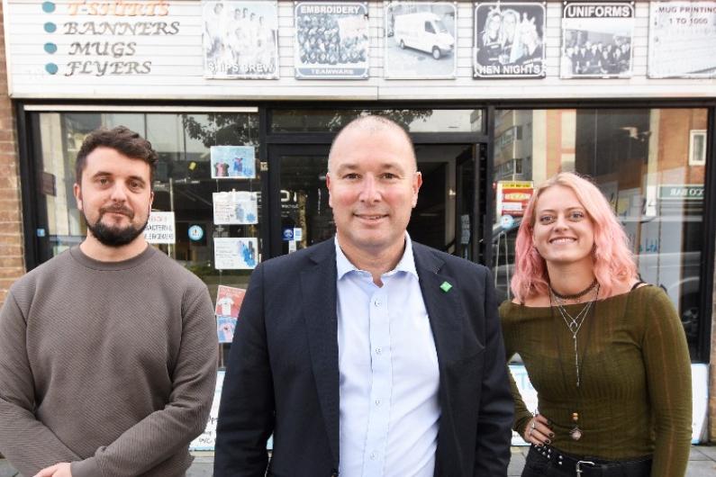 pop-up_PCC- Shop_10_ Jason Skelton & Elise Wilkes-Brand of Vacancy Atlas with Cllr Nick Kelly 970 x 500